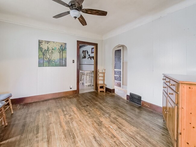 Building Photo - AVAILABLE NOW! SECTION 8 APPROVED! Charming 3-Bedroom Home in Warren!