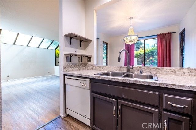 Building Photo - 5744 E Creekside Ave