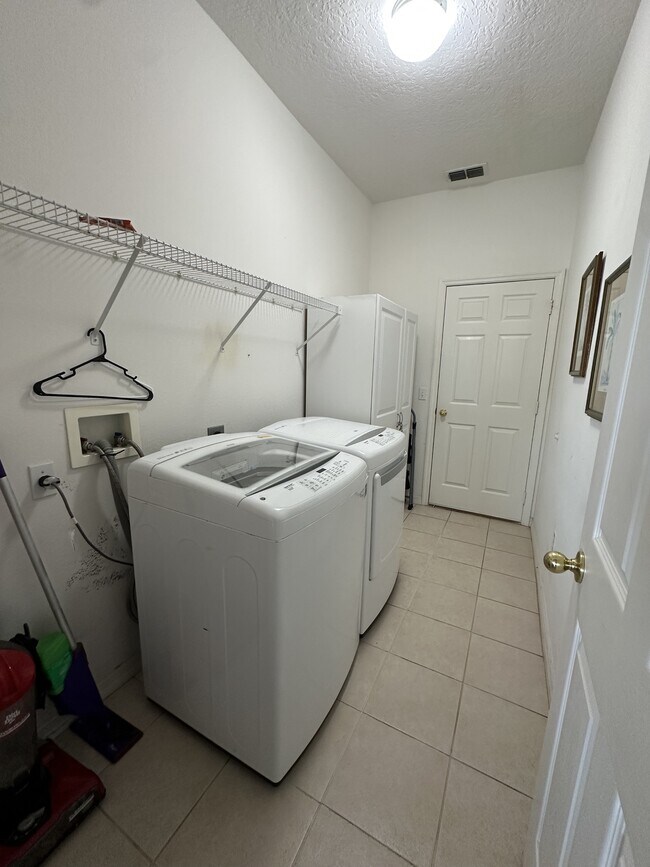 Building Photo - 2548 Aster Cove Ln
