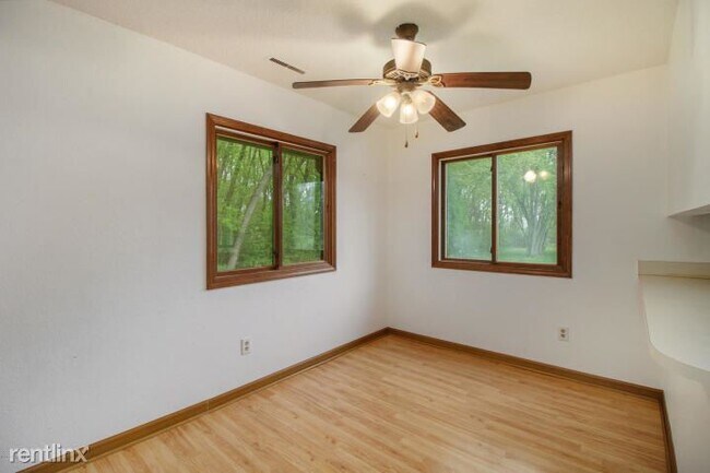 Building Photo - 2 br, 1 bath  - 2949 Danford Creek Dr Apt 3