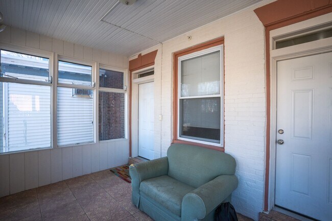Building Photo - 5004 Spruce St