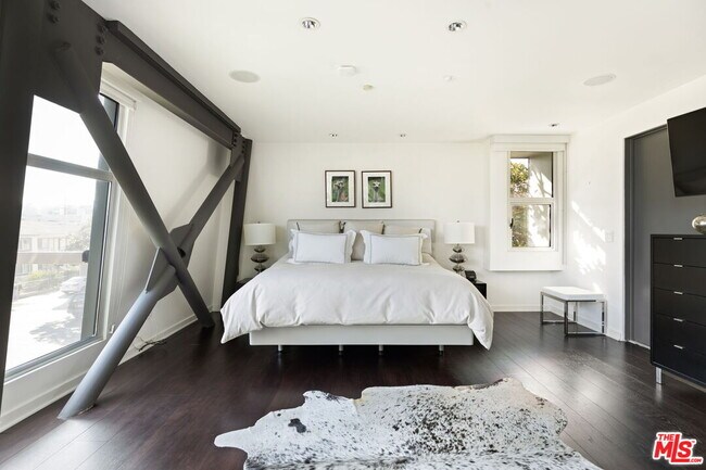 Building Photo - 1513 9th St