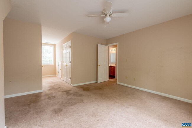 Building Photo - 497 Sunset Dr