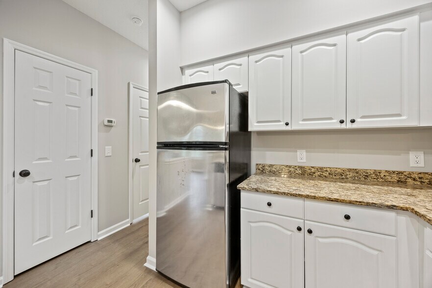 Building Photo - 40 Brittany Pl