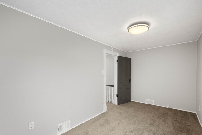 Building Photo - BLACK FRIDAY DEAL! SCORE 50% OFF 1ST MONTH'S RENT IF SIGNED BY NOV. 28! Beautiful 2 bedroom home ...