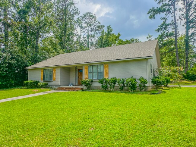 Building Photo - 2224 S Sherwood Dr