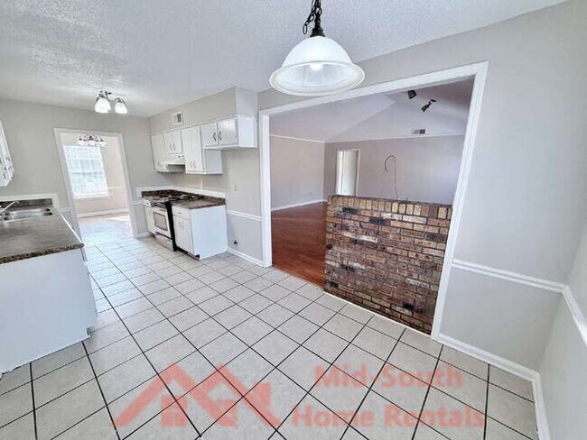 Building Photo - 7288 Hollorn Ln