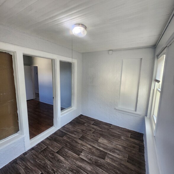 Building Photo - 468 Beaumont St