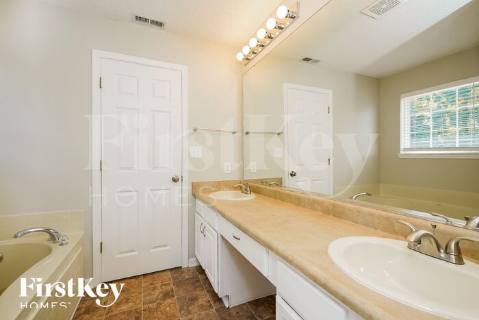 Building Photo - 11441 High Timber Dr