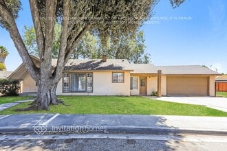 Building Photo - 6990 Malibu Dr