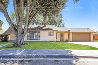 Building Photo - 6990 Malibu Dr