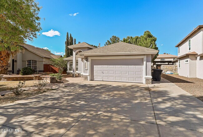 Building Photo - 13709 Paseo Hermoso Dr