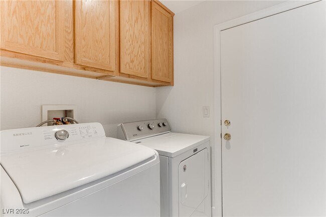 Building Photo - 5614 Midnight Breeze St