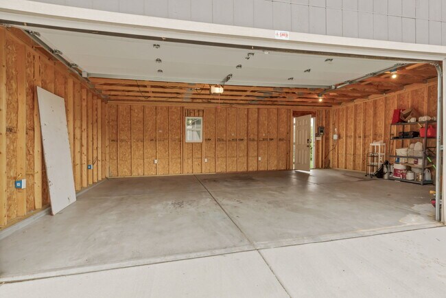 Building Photo - 4994 Julian St