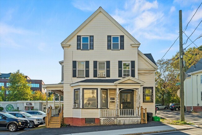 Primary Photo - 138 Bartlett St