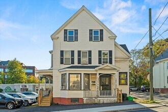 Building Photo - 138 Bartlett St