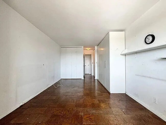 Building Photo - 86-15 Broadway