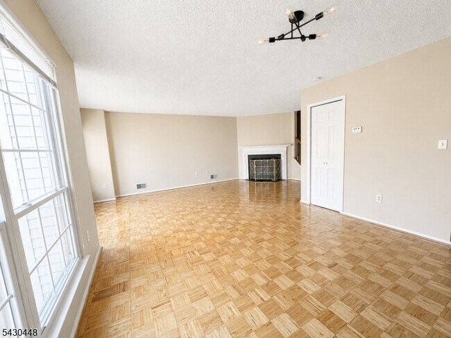 Building Photo - 774 Sassafras Ct