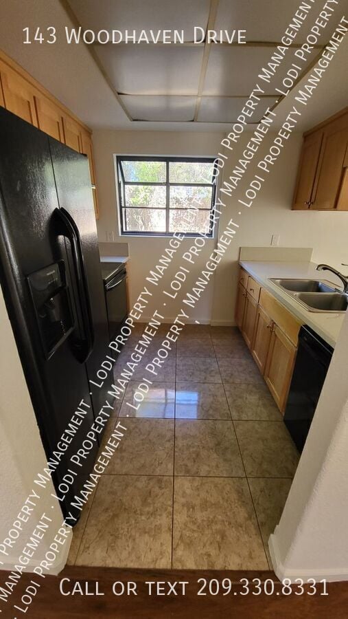 Building Photo - 143 Woodhaven Dr