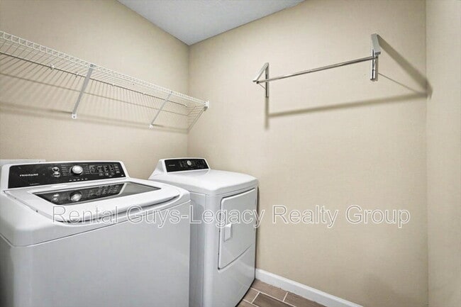 Building Photo - 10323 Alder Creek Ln