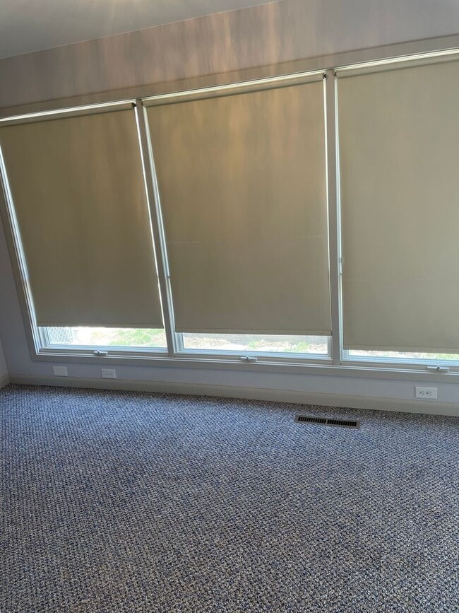 Building Photo - Highland Home for Rent