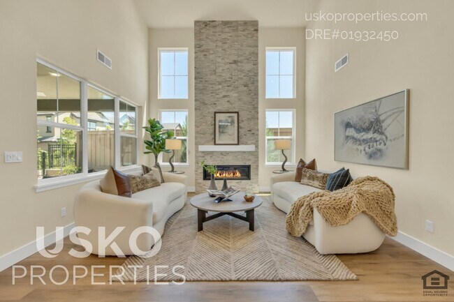 Building Photo - 7095 Soleil Wy