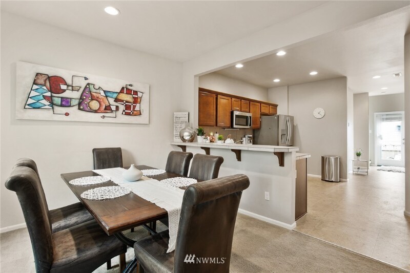 Building Photo - 4703 Strathmore Cir SW