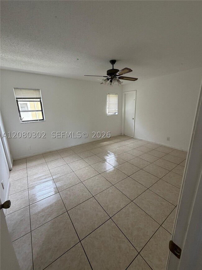 Building Photo - 2079 Coral Ridge Dr
