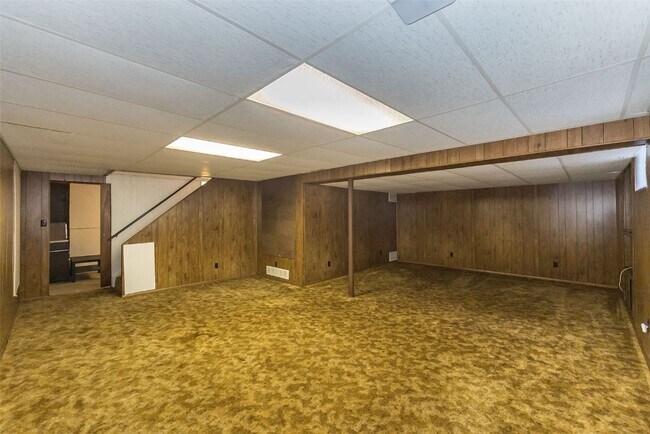 Building Photo - 2285 Hill House Rd