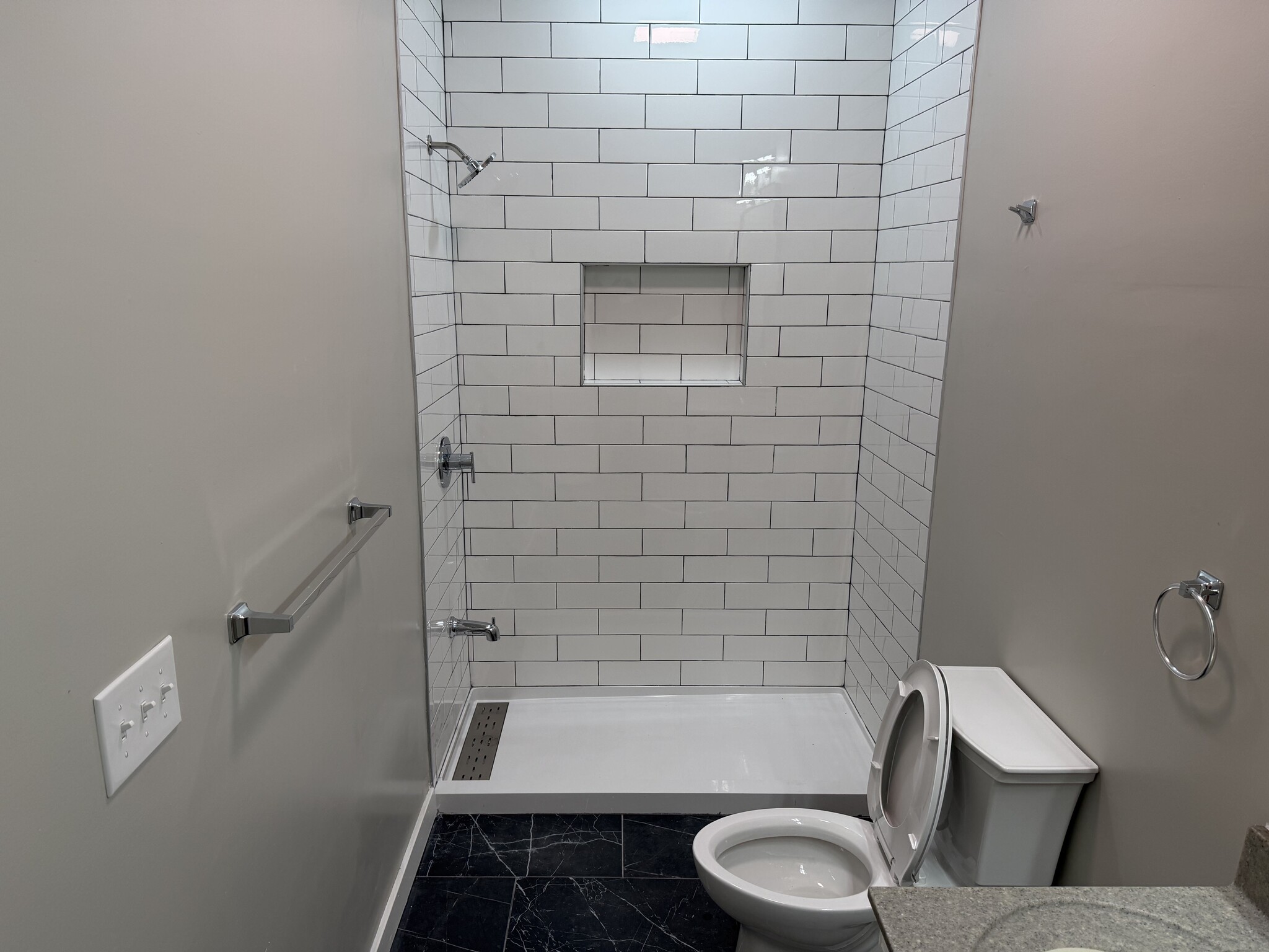 Building Photo - 711 Chew St