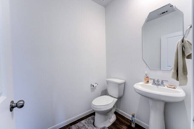 Building Photo - 338 Shady Cedar Hl Ln