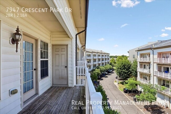 Building Photo - 7947 Crescent Park Dr