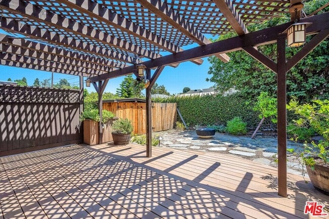 Building Photo - 11472 Diller Ave
