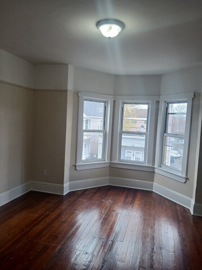 Primary Photo - 1263 Crane St
