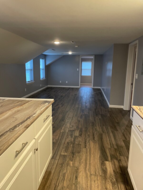 Building Photo - 116 E Main St