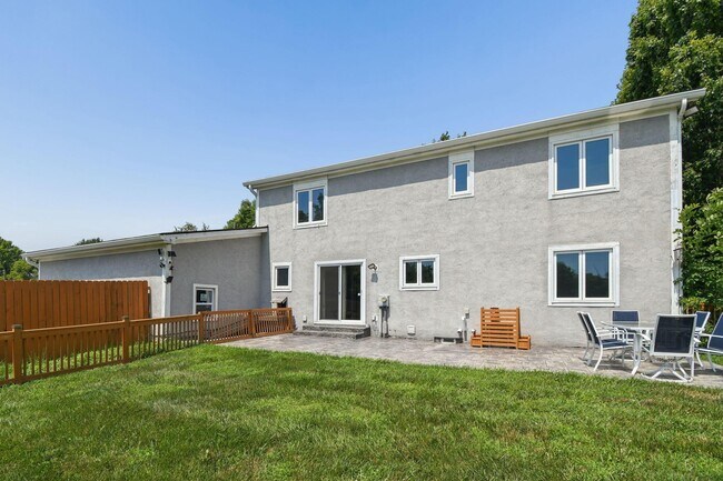 Building Photo - 50 Homestead Dr
