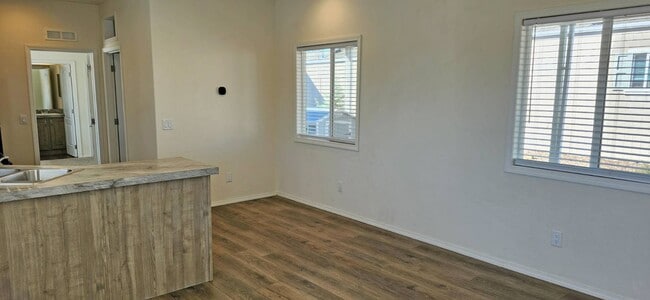 Building Photo - 5510 Clark Rd