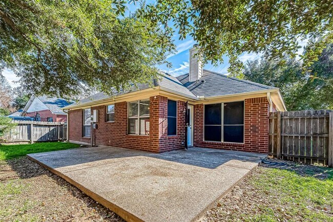 Building Photo - 6419 New World Dr