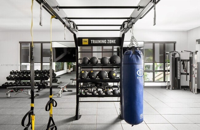 Building Photo - 1874 Heron Club Dr