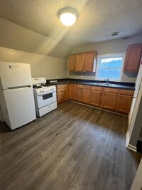 Building Photo - 710 Watson St SW