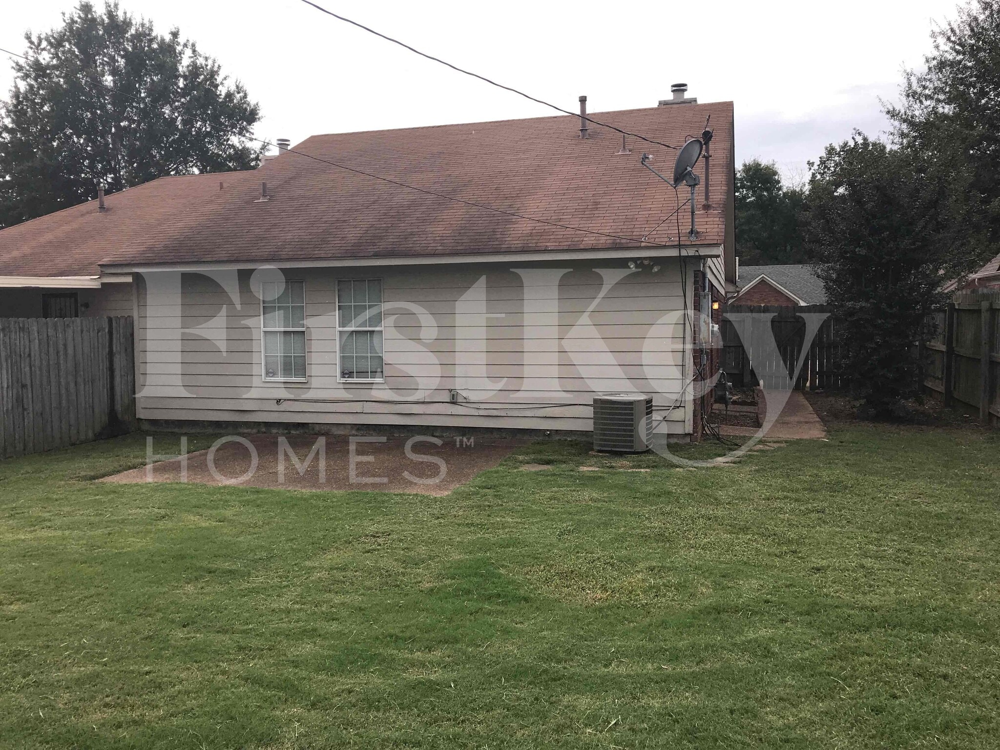 Building Photo - 3926 Oak Branch Cir W