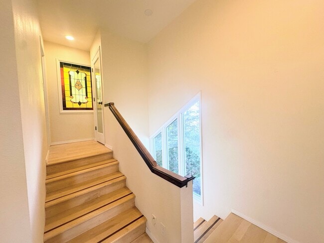 Building Photo - 339 Ravenwood Pl