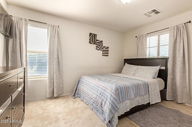 Building Photo - 11849 N 147th Dr