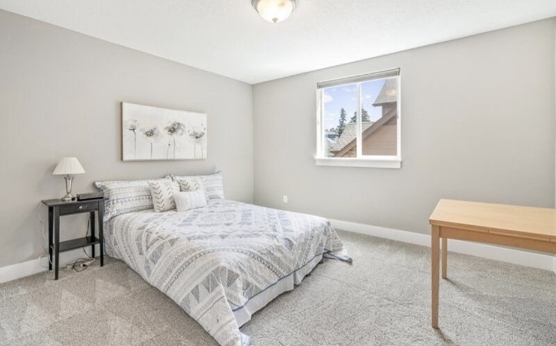 Building Photo - 4677 Southampton Dr SE