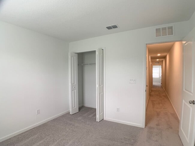 Building Photo - 697 Holly Lks Dr