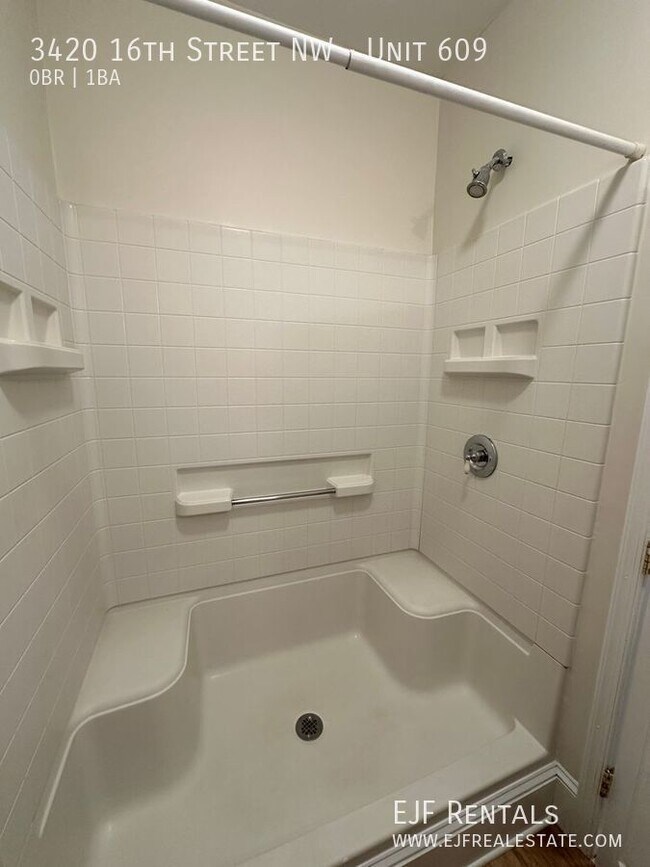 Building Photo - 3420 16th St NW