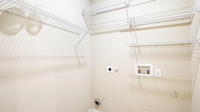 Building Photo - 5209 Bear Valley Dr