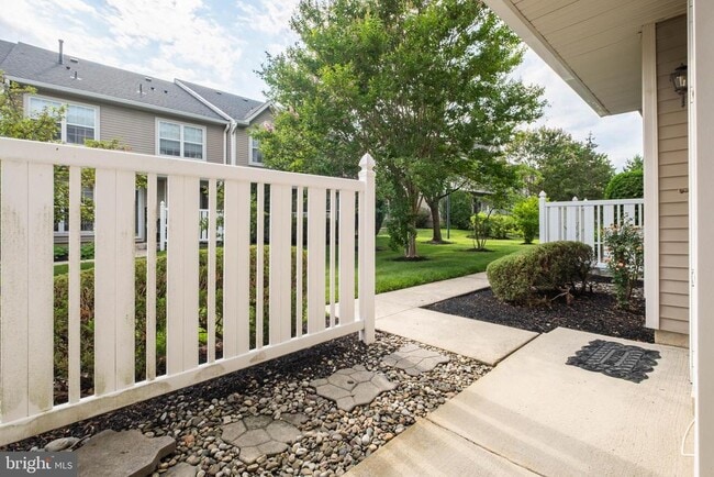 Building Photo - 3906 Grenwich Ln