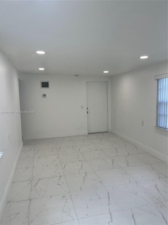 Building Photo - 1160 NW 105th St