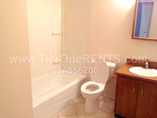 Building Photo - NO DEPOSIT option available for qualified renters!